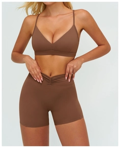 Ensemble soutien-gorge de sport col en V et short marron avec taille en forme de V