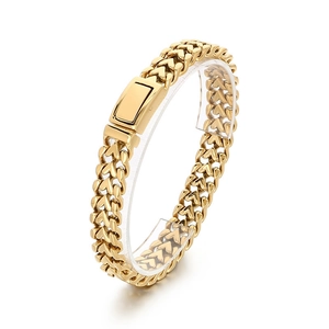 Bracciale a catena a cuore in acciaio inossidabile dorato con chiusura a scatto