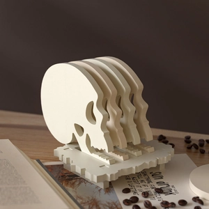 Halloween Totenkopf Untersetzer Silikonform Set mit cremefarbenen Schichten und Basis