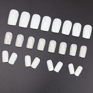 Grey and white marble pattern press-on nails set in square-oval shape 24 pieces