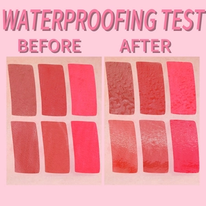 Waterdichte test van matte lippenstift en lipgloss in drie tinten op de huid van de arm