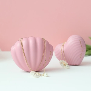 Shell Shaped Wedding Candy Box Tinplate Metal Gift Container With Golden Chain Faux Artificial Pearl Decoration Creative Party Favors
