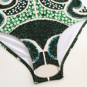Détail de l'imprimé floral ethnique vert avec doublure blanche de haute qualité
