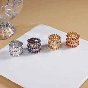 Magischer 2-in-1 Teleskopring und faltbares Armband Set mit funkelnden Strasssteinen