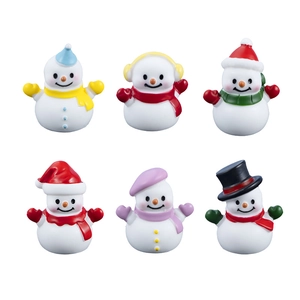 Set di 6 pupazzi di neve in miniatura in resina con cappelli e sciarpe colorate