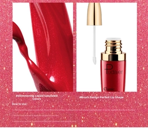 Macro di lucidalabbra rosso intenso glitterato con applicatore e texture brillante