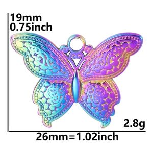 Tableau des tailles du pendentif papillon arc-en-ciel avec largeur, hauteur et poids