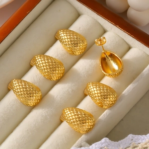 Chic 18k gold plated water drop stud earrings featuring a textured pineapple grid design