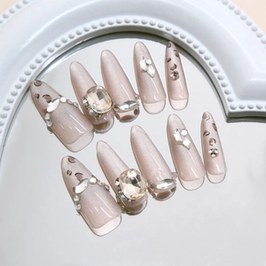 Glitzernde Champagner-Leoparden-Cat-Eye-Nägel zum Aufkleben mit Strasssteinen in Mandelform