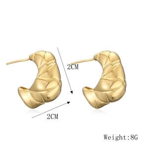 Detailed view of 18K gold plated croissant dome earrings with 2cm size and 8g weight specs