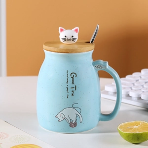 Süße hellblaue Keramiktasse mit 3D-Katzenkopf-Deckel, Holzdeckel und Metalllöffel