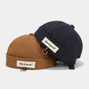 Berretti docker retrò marrone e blu navy con anello di metallo e cinturino a lettere