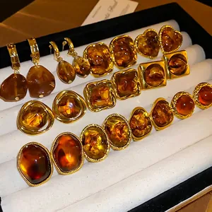 French Vintage Amber Resin Stud Earrings With 925 Sterling Silver Earring Post Irregular Geometric Gold Tone Alloy Jewelry Women