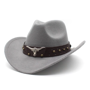 Cappello da cowboy in feltro di lana grigio chiaro con fascia in pelle e testa di toro