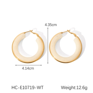Detailed view of French vintage resin hoop earrings with dimensions and weight specs