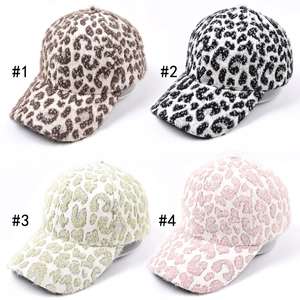 Casquettes de baseball d'hiver en fausse fourrure léopard pour femmes en quatre couleurs