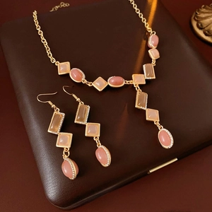 Vintage Necklace And Drop Earrings Alloy Gold Plated Pink Resin Geometric Y Shape Rhinestone Elegant Women