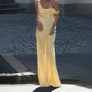 Robe Maxi En Satin Une Épaule Asymétrique Col Bénitier Sans Manches Taille Haute Couleur Unie Sexy Élégante Vacances Fête