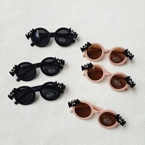 Kids Round Sunglasses With Bat Wing Decor UV400 Protection Halloween Party Favors Plastic Frame For Boys Girls