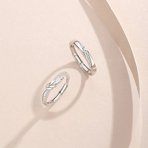 Elegant S925 sterling silver couple rings with leaf design and sparkling cubic zirconia
