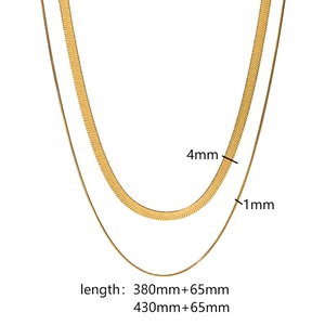 Zweilagige 18k vergoldete Edelstahl-Halskette mit flachen Gliedern in 4mm und 1mm Breite