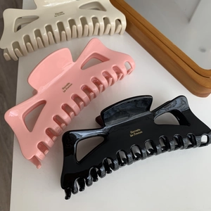 Lot de trois grandes pinces à cheveux en acétate noir, rose et blanc crème pour cheveux épais