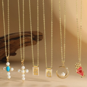 Collier Pendentif En Cuivre Vintage Avec Künstliche Perle ABS Turquoise Zircon Émail Creux Croix Lune Paume Cœur Bijoux Pour Femme