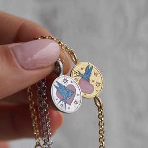 Collier Pendentif Ovale Cœur Oiseau en Émail Acier Inoxydable Vintage Plaqué Or 18K Bijoux Rétro Élégants Pour Femmes