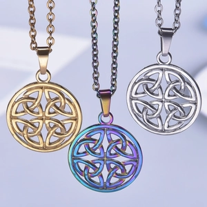 Trois pendentifs nœud celtique en or, argent et arc-en-ciel en acier inoxydable fini
