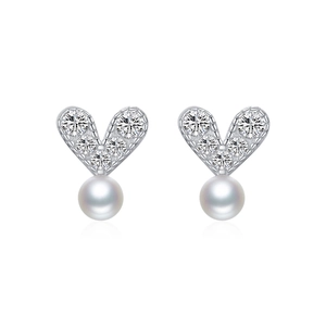 Elegant 925 sterling silver V-shaped earrings with sparkling crystals and white pearls