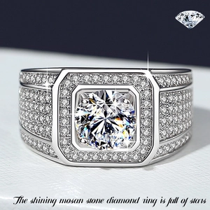 Luxuriöser S925 Silber Moissanit Ring mit quadratischem Pavé-Besatz und Diamanten