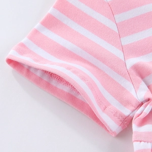 Robe d'été tricotée à rayures roses et blanches pour filles avec détails de manches