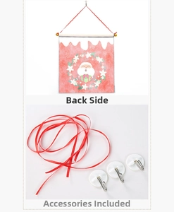 Dettaglio della bandiera di Natale con motivi di Babbo Natale e set di ganci accessori