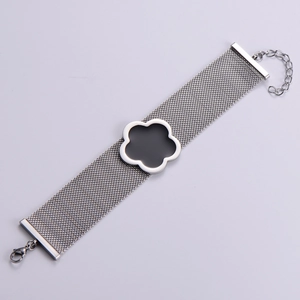 Auffälliges silbernes Edelstahl-Mesh-Armband mit schwarzer Blume und Karabinerverschluss