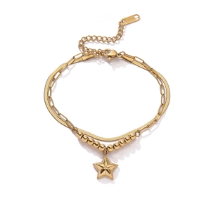 Detail of 18K gold-plated double-layer stainless steel bracelet with star pendant