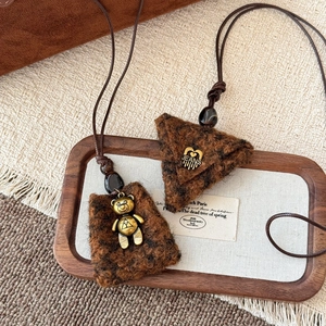 Retro leopard plush bear necklace with metal pendant for autumn winter sweater accessory