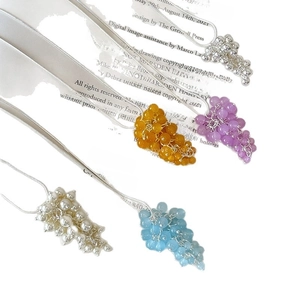 Collana a grappolo d'uva con catena a serpente d'argento in cinque colori