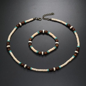 Parure de bijoux bohème pour homme avec perles en bois de coco et turquoises sur gris