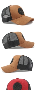 Detail der Wildleder-Vorderseite und des atmungsaktiven Meshs auf Trucker Caps