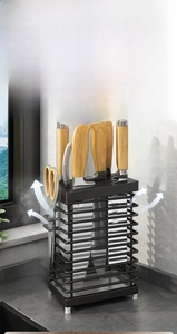 Détail du porte-couteaux en inox 304 montrant le design aéré et le plateau