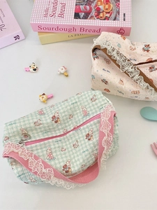 Lace-trimmed canvas handbag with cute cartoon rabbit and bear patterns and zipper closure