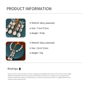 Detailed size and material specifications for the square diamond pendant necklace set