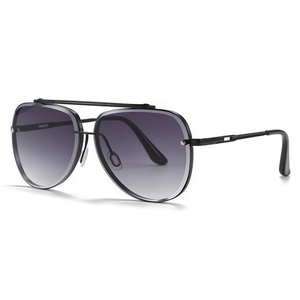 Classic pilot sunglasses with double bridge black metal frame and grey gradient lenses