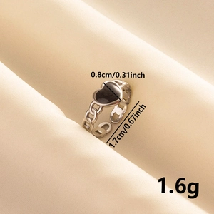 Detail showing 304 stainless steel heart ring dimensions 1.7cm diameter and 1.6g weight