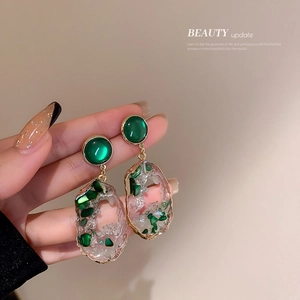 Irregular Emerald Green Resin Drop Earrings With Alloy Gold Plated Frame And Earring Post Vintage Commuter Jewelry For Women