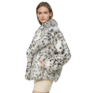 Short leopard print faux fur coat for women with wide collar and warm plush texture