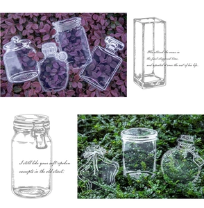 Detail von transparenten PET-Stickern mit Vintage-Glasflaschen-Designs und poetischem Text
