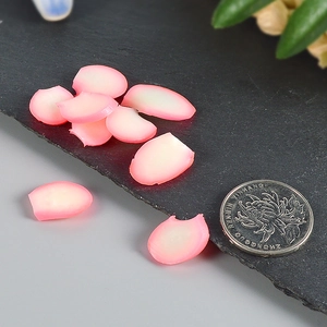 Miniature artificial sausage slices and resin flower petals for DIY food play decoration