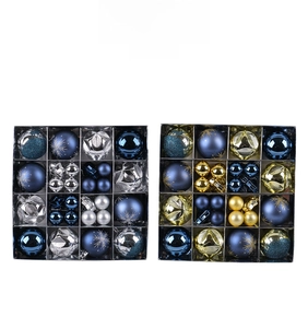Détail d'un ensemble de 16 boules de Noël en finitions mates, brillantes et pailletées