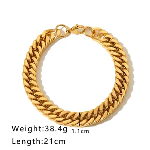 Detailed view of 18K gold plated stainless steel chunky chain bracelet with measurements